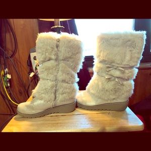 Young Ladies (Girls) fur Boots